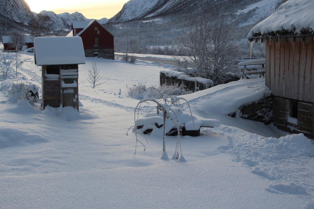 Overvoll Farm Stranda  Eksteriør billede