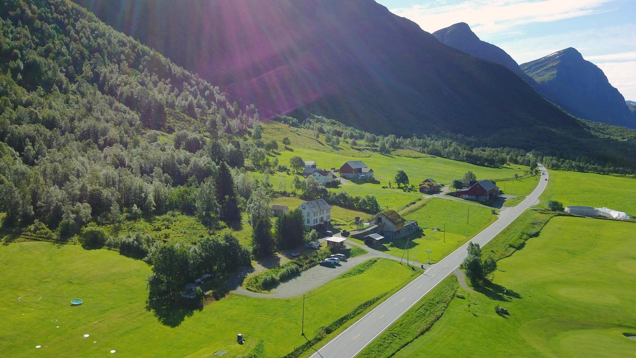 Overvoll Farm Stranda  Eksteriør billede